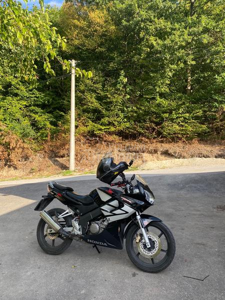 Honda cbr125r
