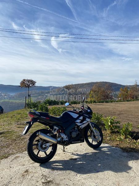 Honda cbr125r