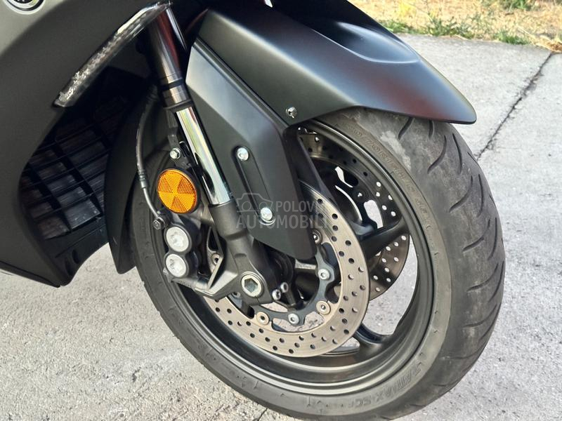 Yamaha T-Max 560