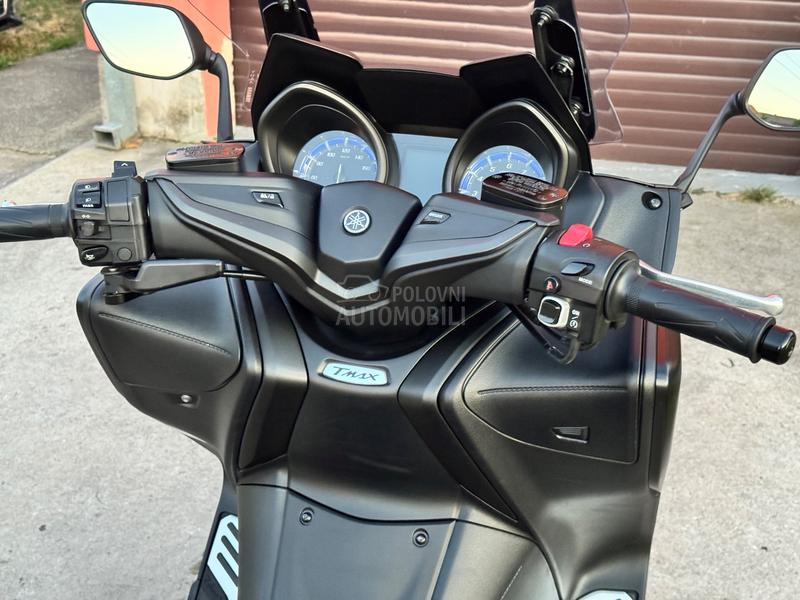 Yamaha T-Max 560