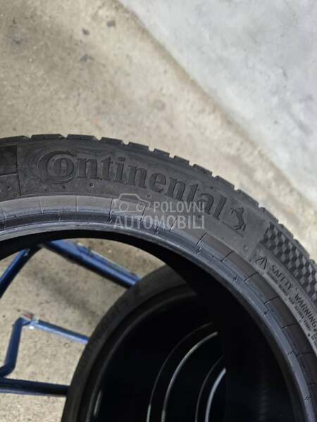 Continental 235/45 R18 Zimska