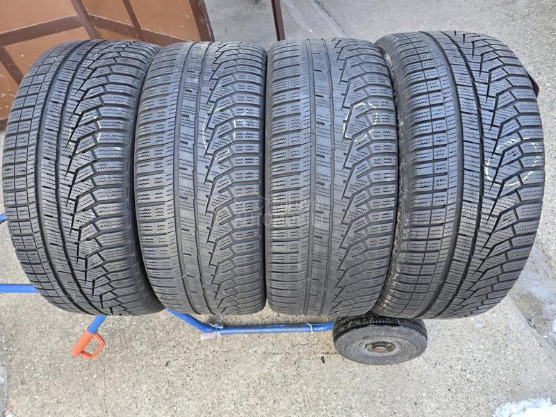 Hankook 225/40 R18 Zimska