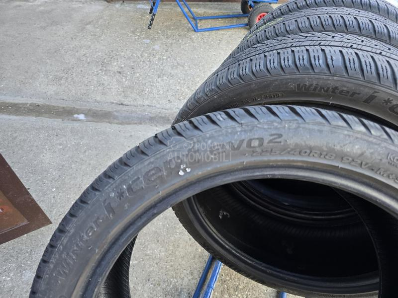 Hankook 225/40 R18 Zimska