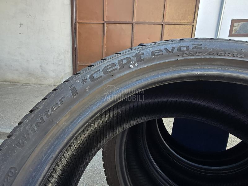 Hankook 225/40 R18 Zimska