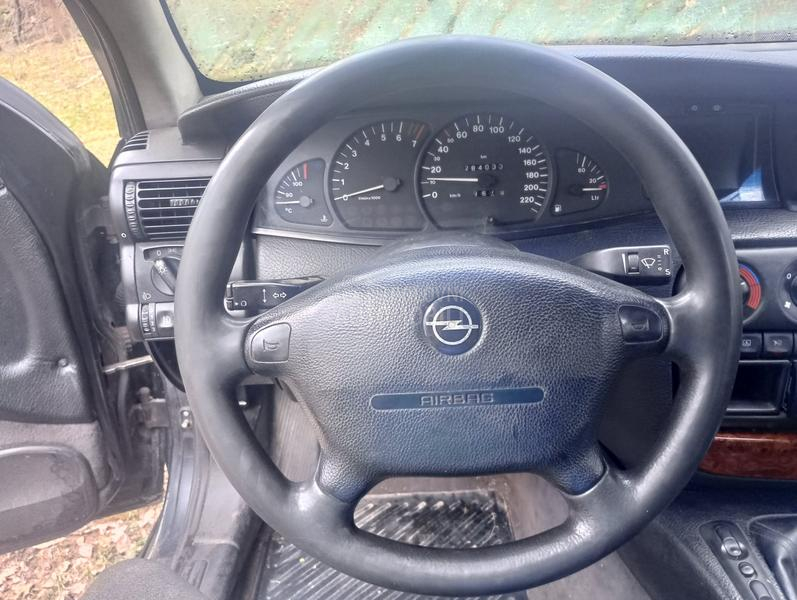 Opel Omega 