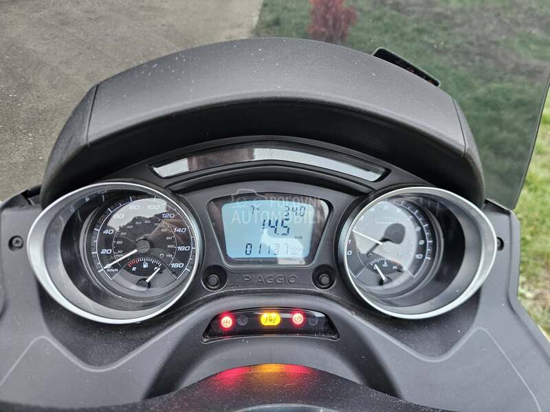 Piaggio MP3 300 HPE B kategorija