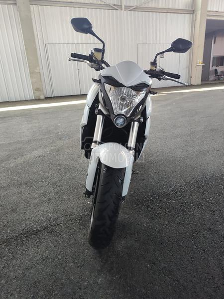 Honda cb1000r