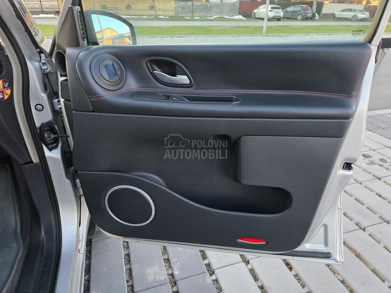 Renault Espace 2.0 DCi EXPRESSION