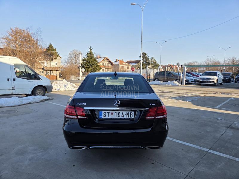 Mercedes Benz E 220 AUT/NAV/LED