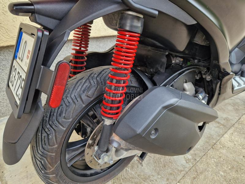Piaggio MP3 300 HPE