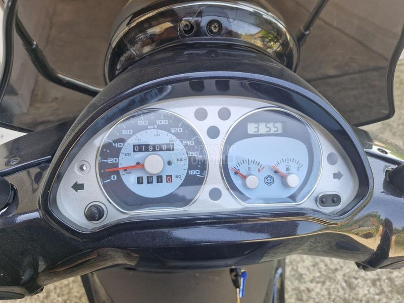 Piaggio 500 i