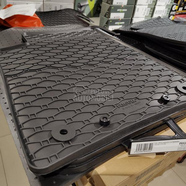 Tipske gumene patosnice