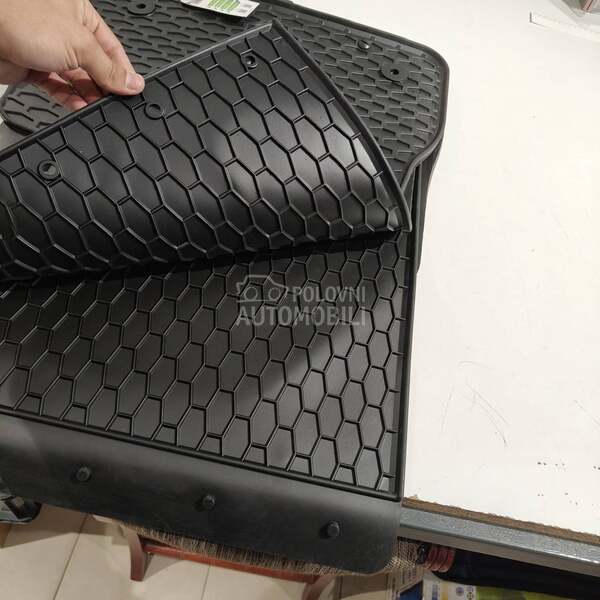 Tipske gumene patosnice