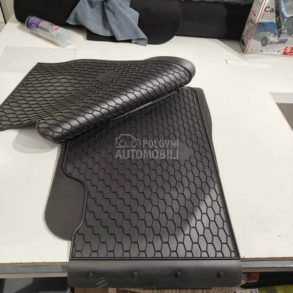 Tipske gumene patosnice