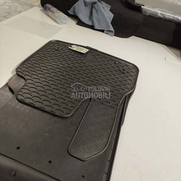 Tipske gumene patosnice