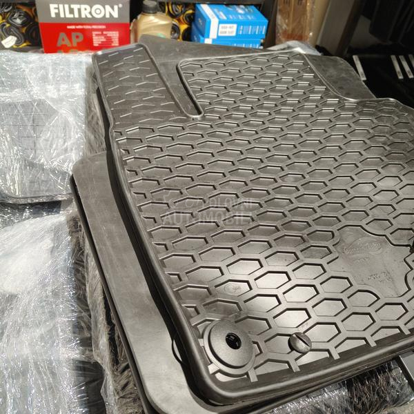 Tipske gumene patosnice