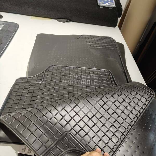 Tipske gumene patosnice