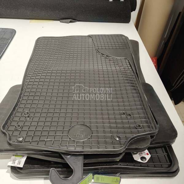 Tipske gumene patosnice