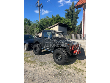 Suzuki SJ Samurai 