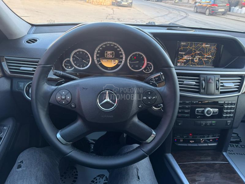 Mercedes Benz E 220 