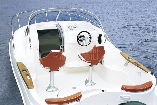 Quicksilver 540 cabin