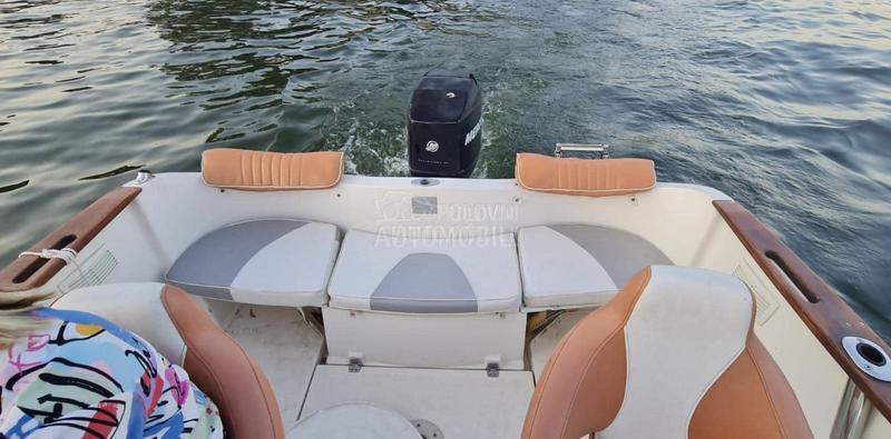 Quicksilver 540 cabin