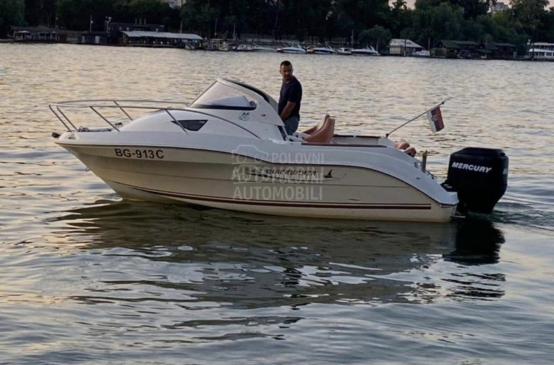 Quicksilver 540 cabin