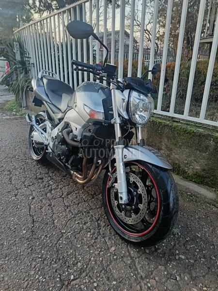 Suzuki gsr 600