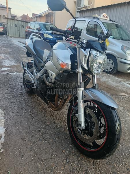 Suzuki gsr 600