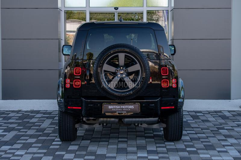 Land Rover Defender 
