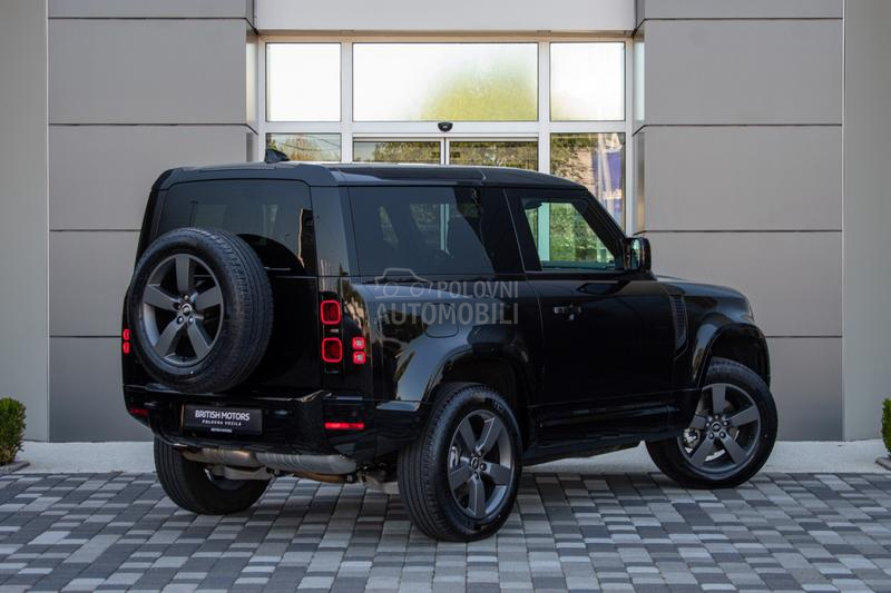 Land Rover Defender 
