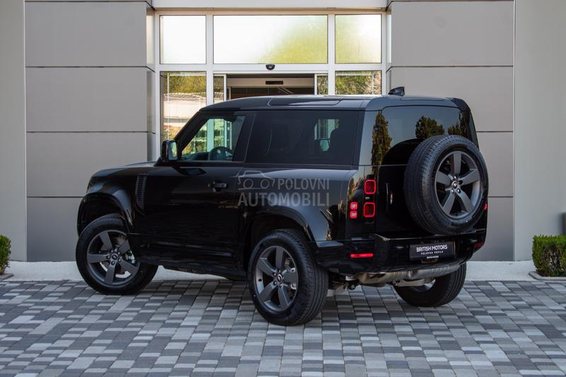 Land Rover Defender 