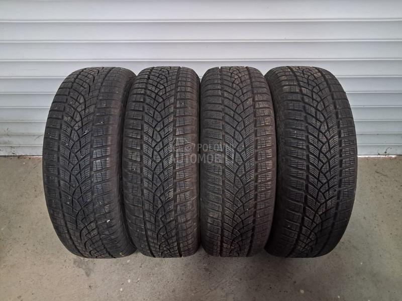 Goodyear 215/65 R16 Zimska