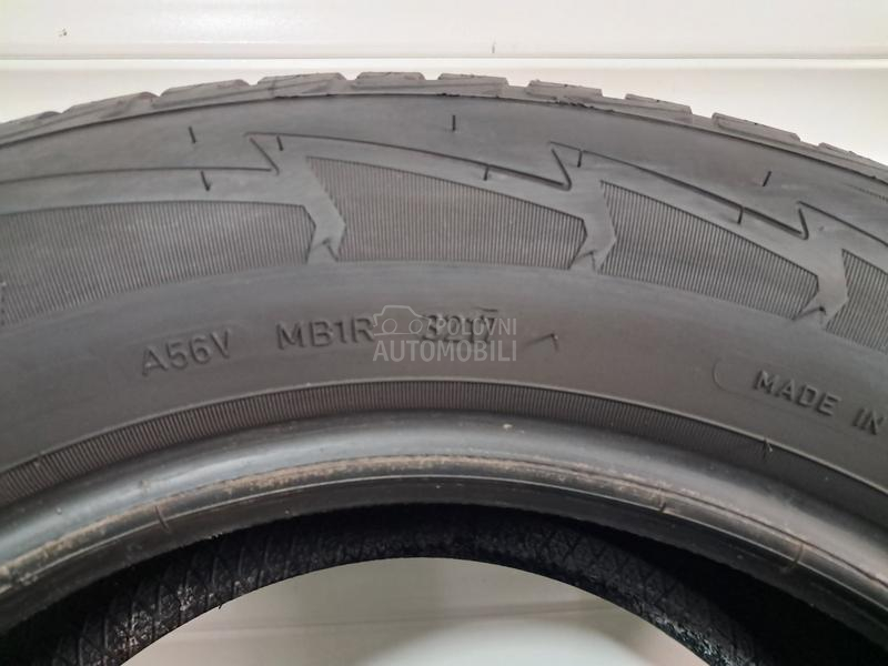 Goodyear 215/65 R16 Zimska