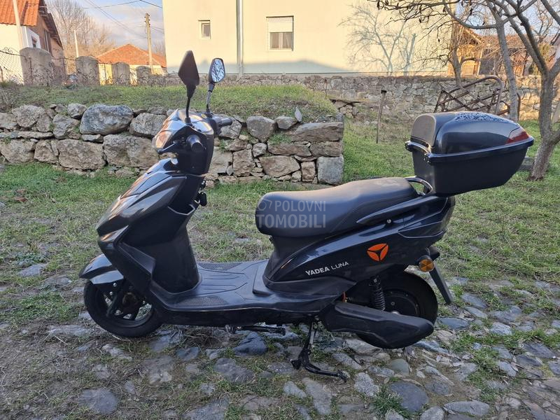 Yadea LUNA