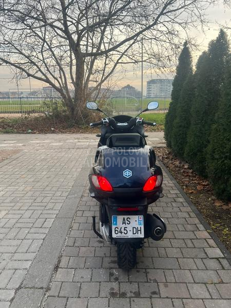 Piaggio MP3 LT B kategorija