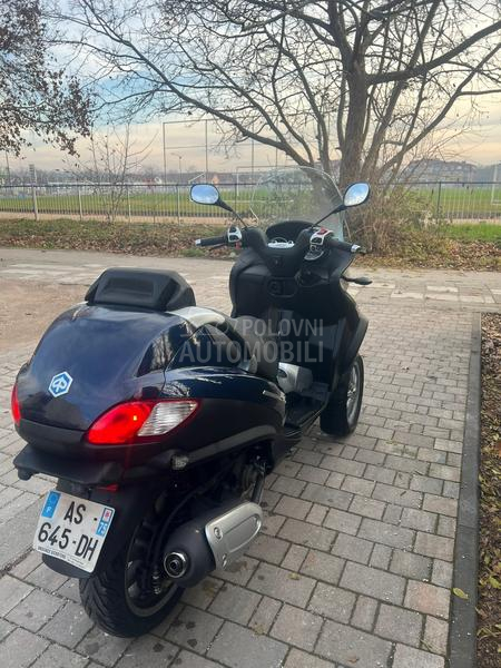 Piaggio MP3 LT B kategorija