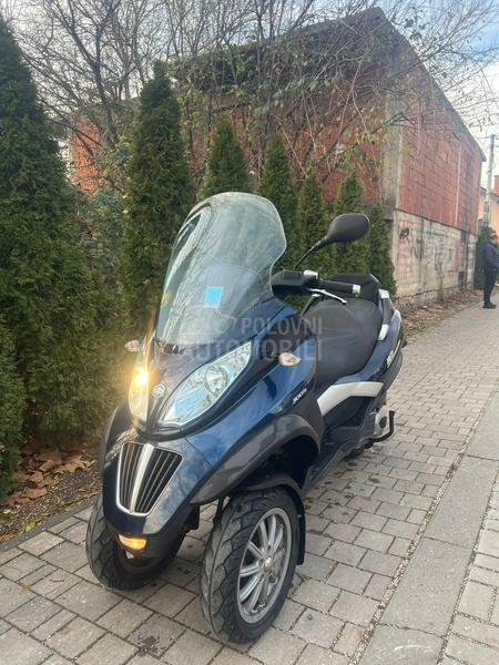 Piaggio MP3 LT B kategorija