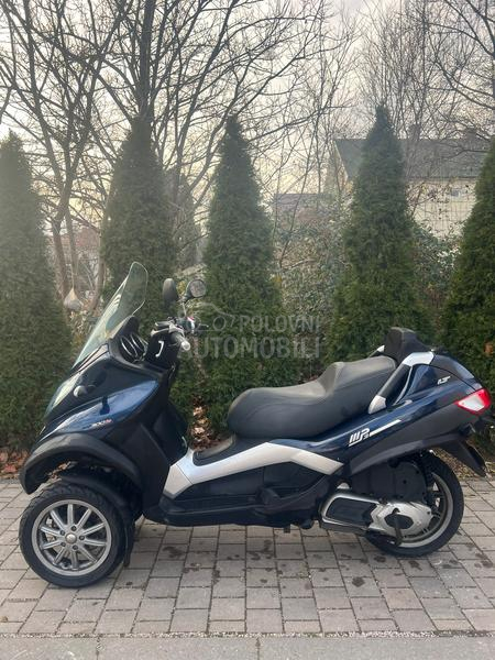 Piaggio MP3 LT B kategorija