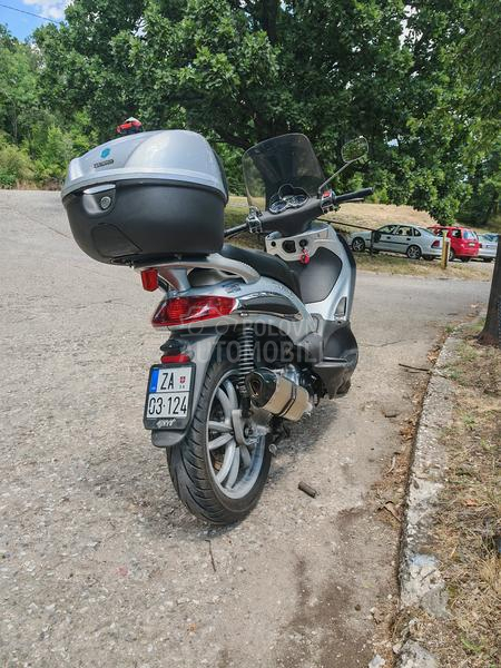 Piaggio Beverly 250