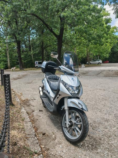 Piaggio Beverly 250