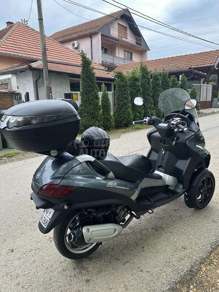 Piaggio MP3 Lt 300 B kategorija