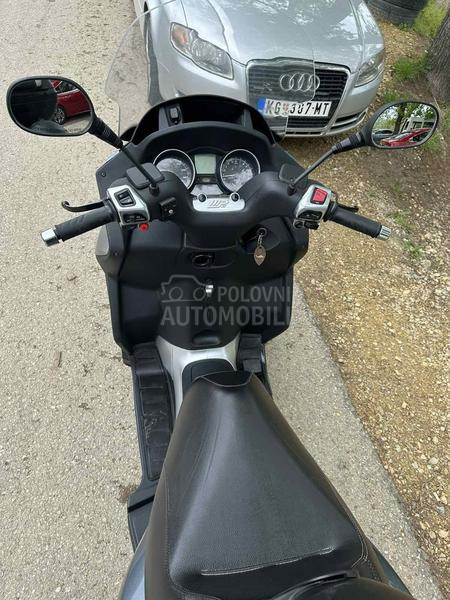 Piaggio MP3 Lt 300 B kategorija