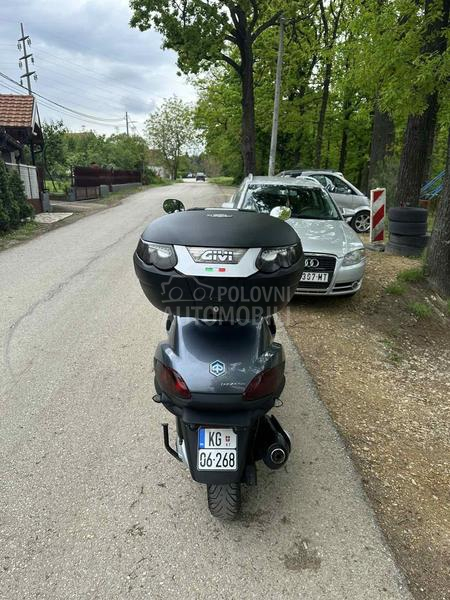 Piaggio MP3 Lt 300 B kategorija