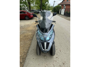 Piaggio MP3 Lt 300 B kategorija