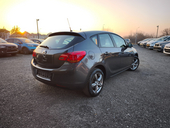 Opel Astra J 1.6 16v ENJOY CH