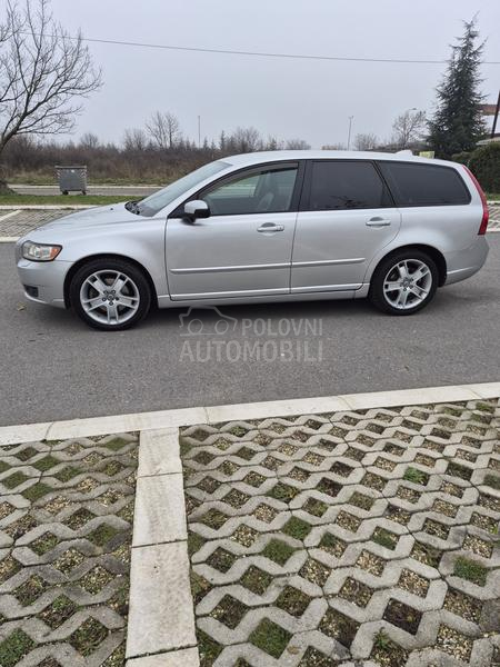 Volvo V50 