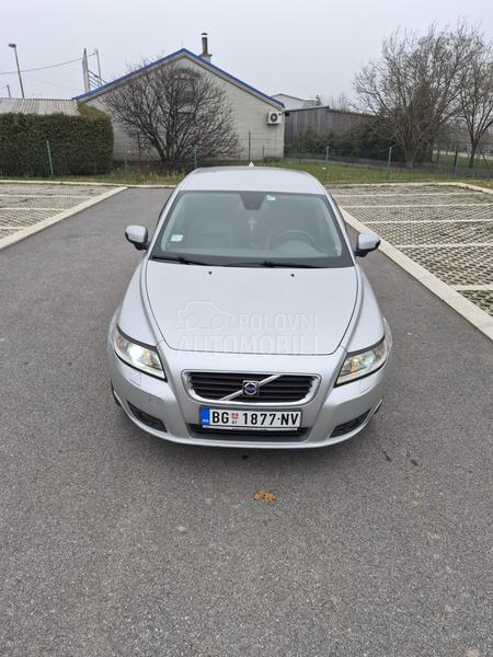 Volvo V50 