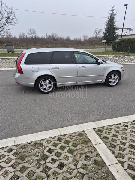 Volvo V50 