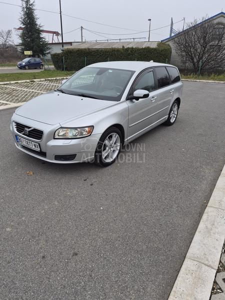 Volvo V50 